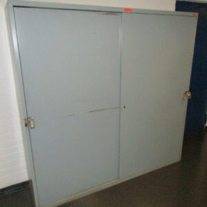 Magazin- / Schiebetürschrank  UNBEKANNT unbelkannt