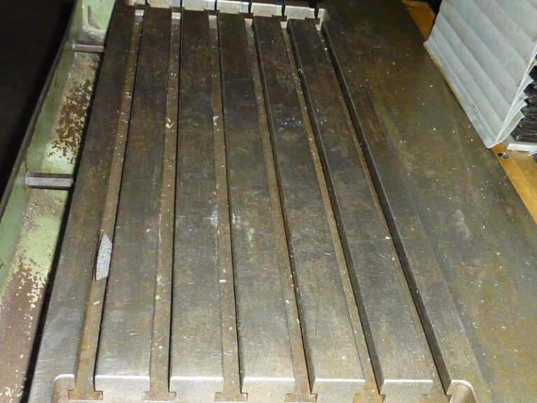 UWF 700  HERMLE 1986