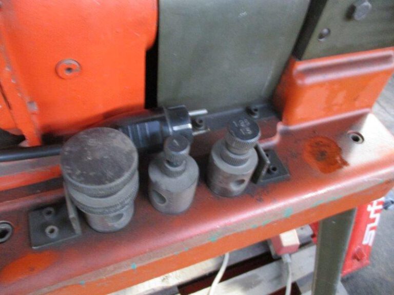 30 - Rollnut Maschine  GRUVLOK / MEWAHO