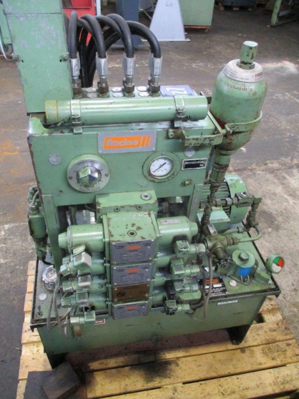 Alternative view of -  RACINE