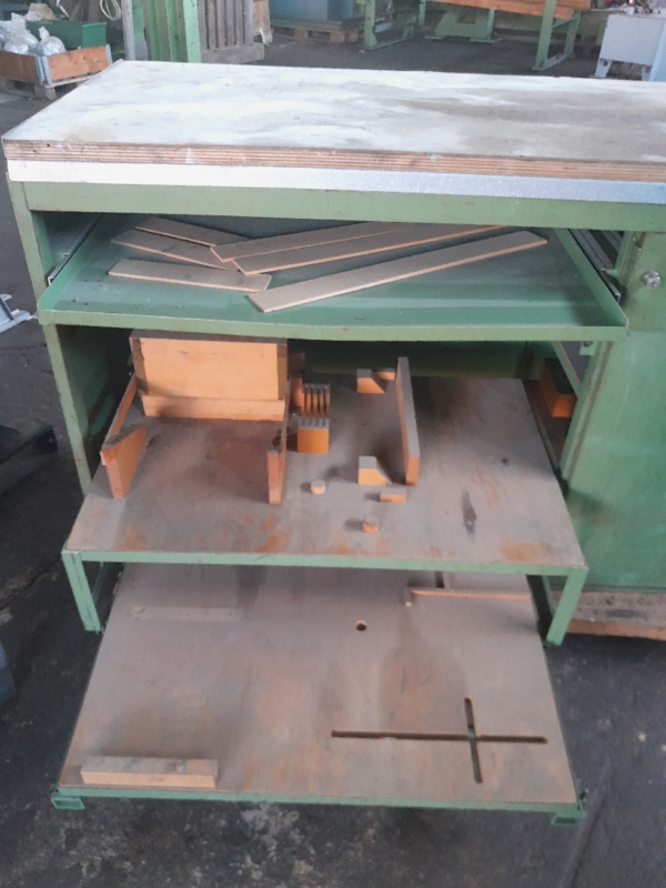 Alternative view of Schiebetuer mit Auszug  UNBEKANNT