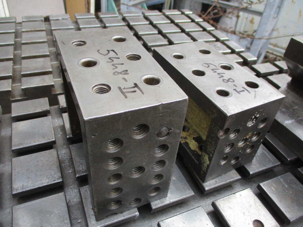 Alternative view of -  UNBEKANNT -