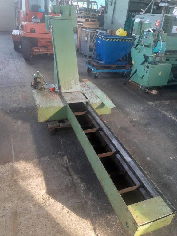 Alternative view of 370 K-2  KNOLL 1985