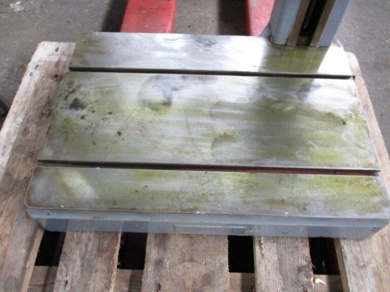 - TAYLOR-HOBSON 19xx