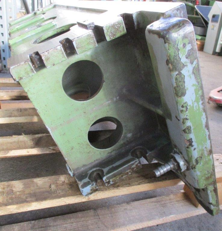 Alternative view of Kastentisch ( Bauart 2210 )  DECKEL (vermutlich)