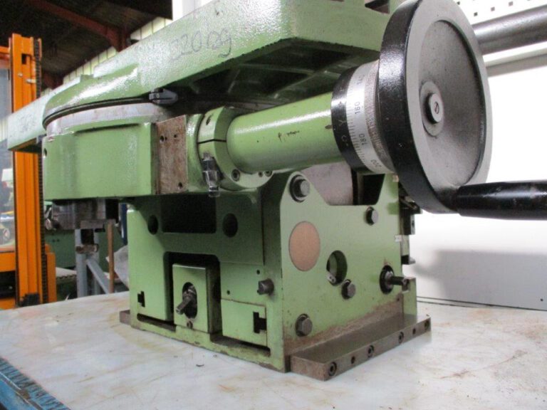 MH div. / Universaltisch  MAHO 1990