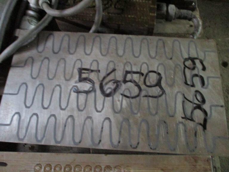 450 x 250 x 90 mm  UNBEKANNT