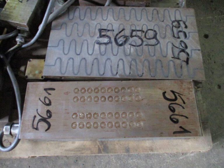 450 x 150 x 90  UNBEKANNT