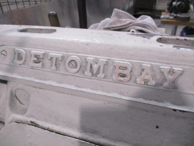 Universal  DETOMBAY unbekannt