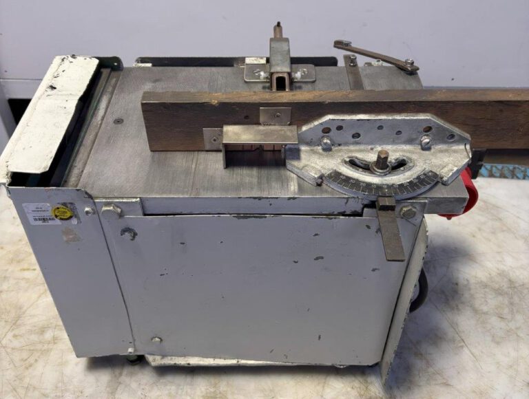 unbekannt  UNBEKANNT -