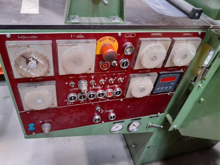 SH 53 b - 1  ILLIG 1976