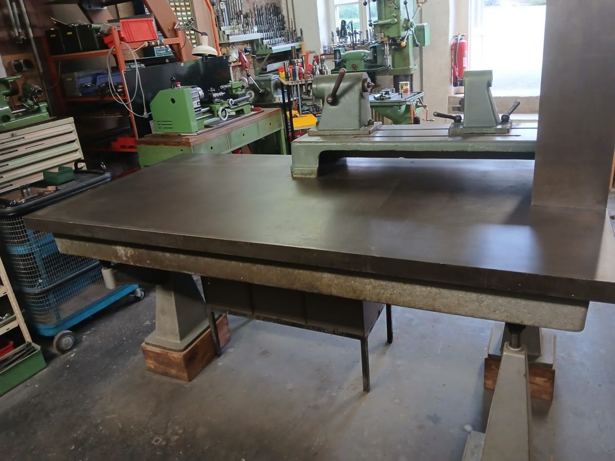 Alternative view of Anreissplatte 2000 x 1000  unbekannt