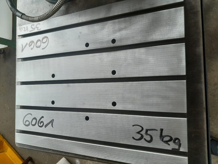 Hilfsaufspanntisch  DECKEL