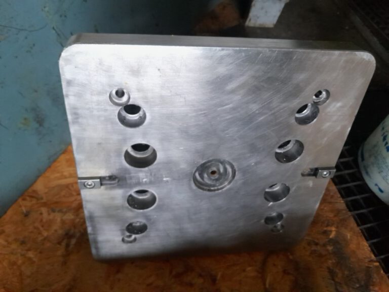 ZS 200 + Grundplatte  RÖHM