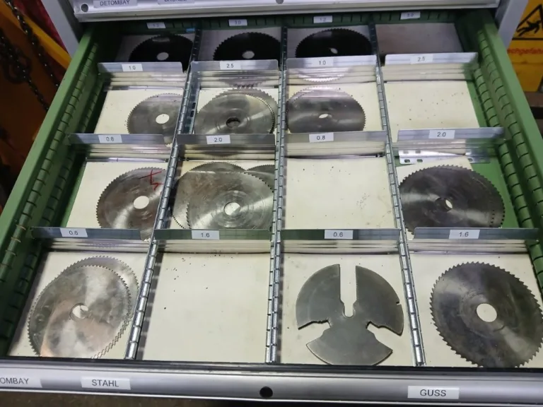 7 Schubladen - OHNE InhaltUNBEKANNT