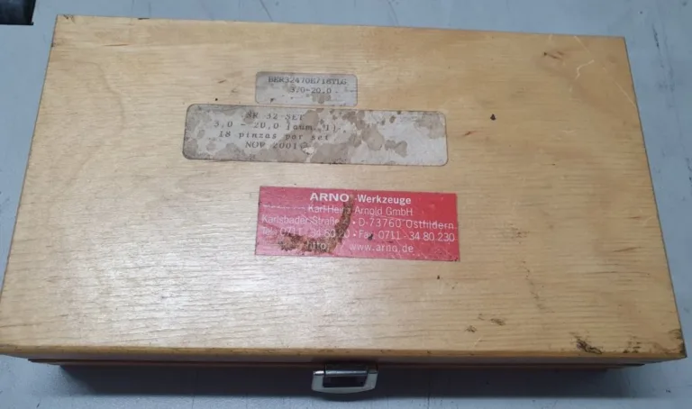 BER 324 E / SR 32 Spannzangen ARNO