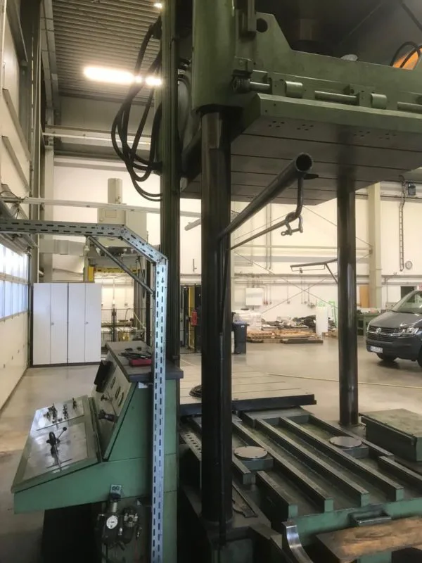 Alternative view of TUS 160 OK 200 REIS 1985